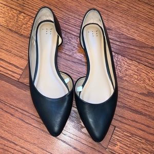 Black pointed toe flats